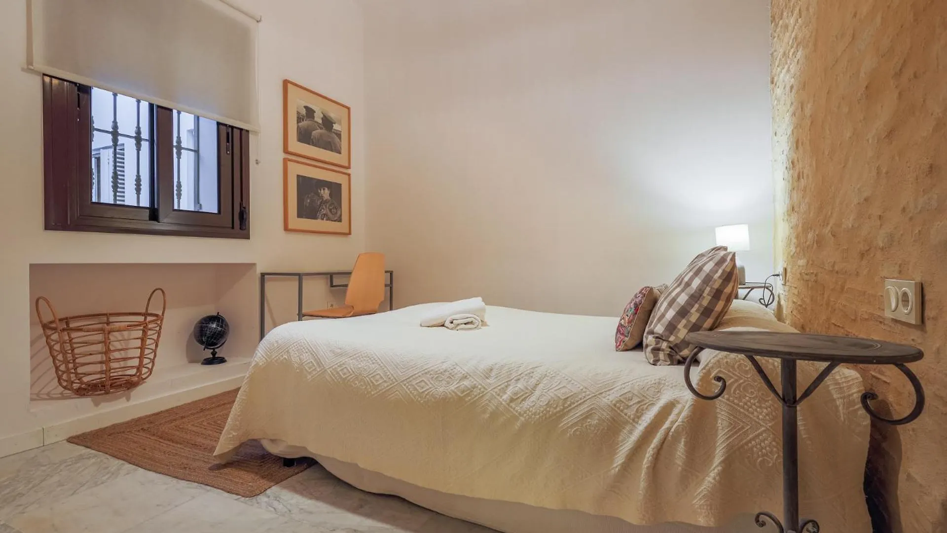 New Gorgeous 2-Bed Apt In Seville Center