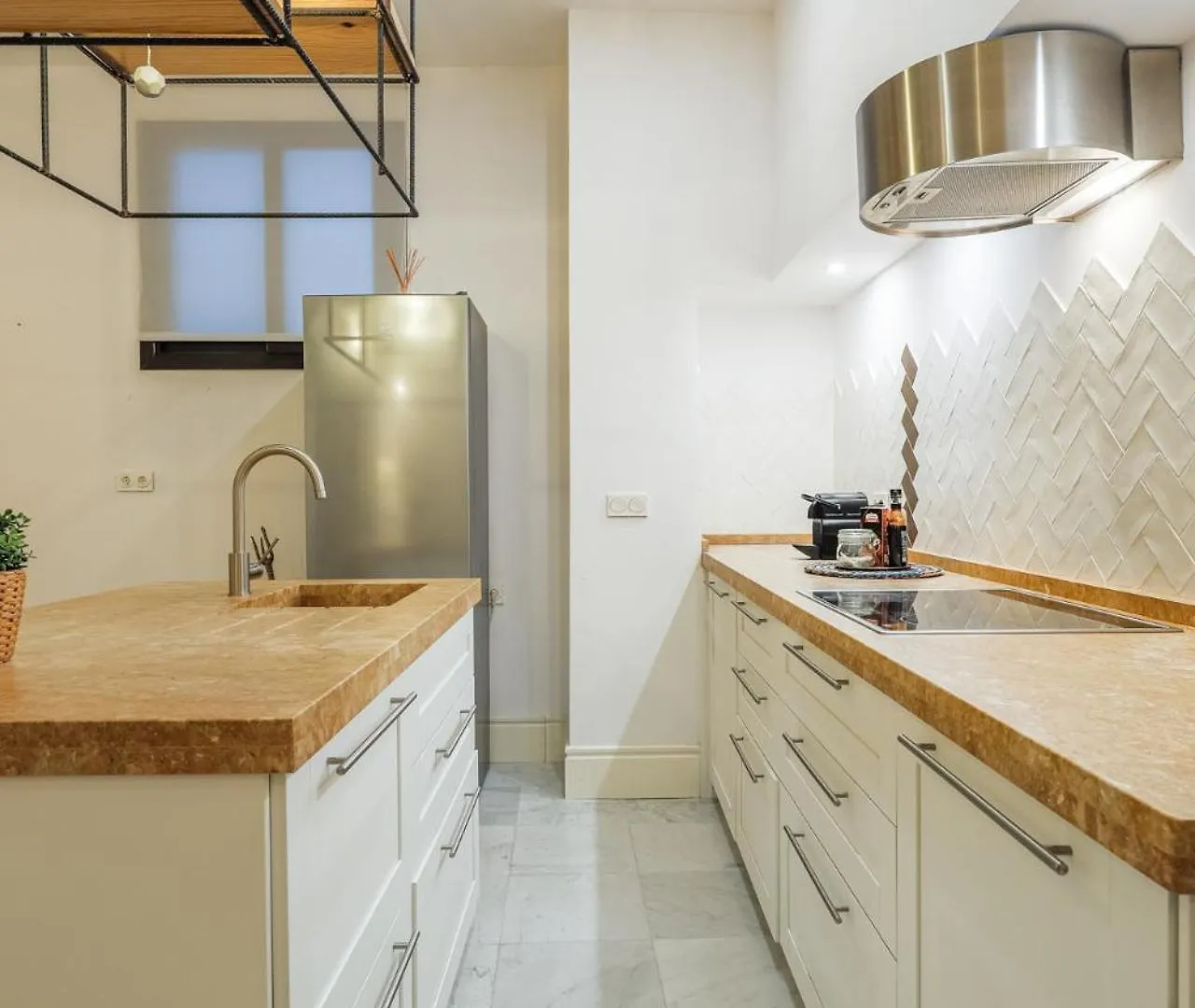 New Gorgeous 2-Bed Apt In Seville Center